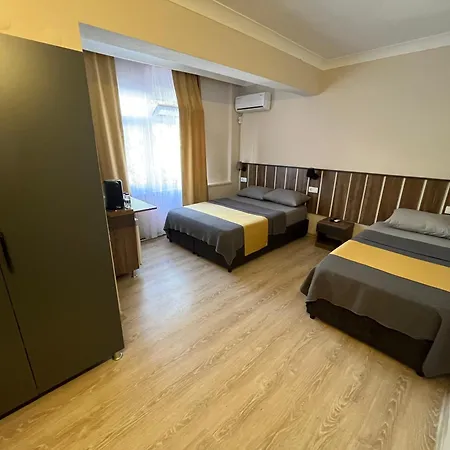 Hotel Cord & *